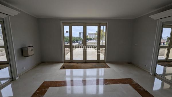 Antigone : T3 traversant de 71 m² + Parking