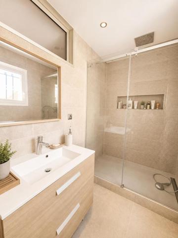 HOUILLES - Pavillon lumineux et parfaitement entretenu, un h 599 000 € **  - Référence  953