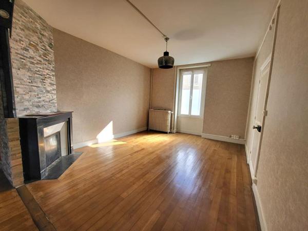 Maison de ville bourgeoise - 5 chambres - Grande grange et jardin paysagé