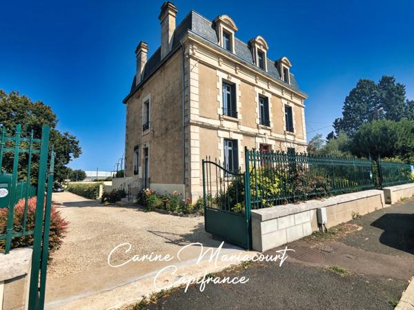 MAISON DE MAITRE AVEC PISCINE à 25 minutes de Niort- 5 CHAMBRES - TERRAIN CLOS DE 1203 M2