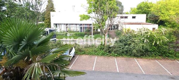 Local Commercial 10 pièces - 2180 m²