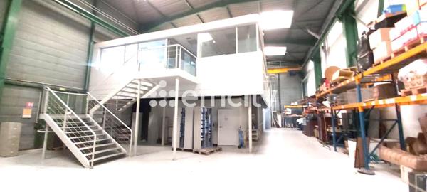 Local Commercial 10 pièces - 2180 m²