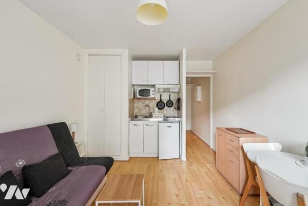 PARIS XVIIIe - Studio - Secteur Grandes Carrières