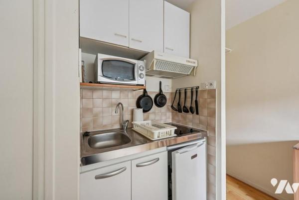 PARIS XVIIIe - Studio - Secteur Grandes Carrières