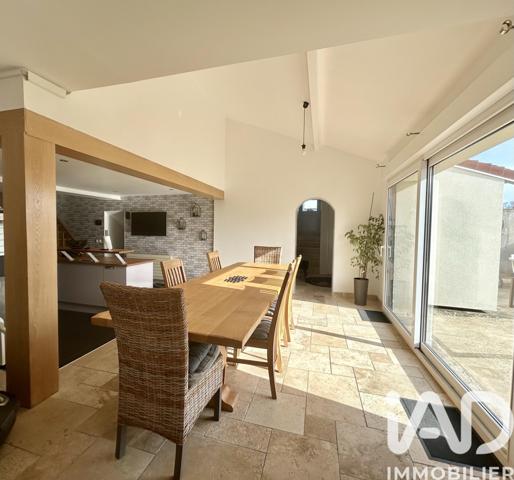 Maison à vendre 7 pièces 242 m² Bois-le-Roi