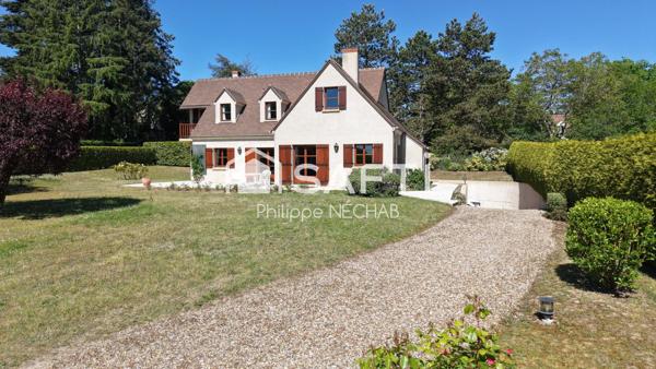 Maison de 183 m2 - 4 chambres - sous-so tatal - 1790m2 de terrain autour.