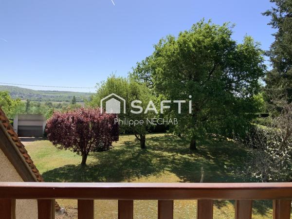 Maison de 183 m2 - 4 chambres - sous-so tatal - 1790m2 de terrain autour.