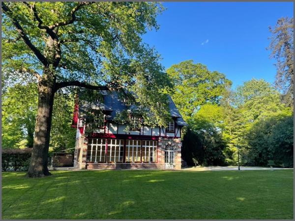 MAISON DE MAITRE  412M2 + 6200M2 DE PARC