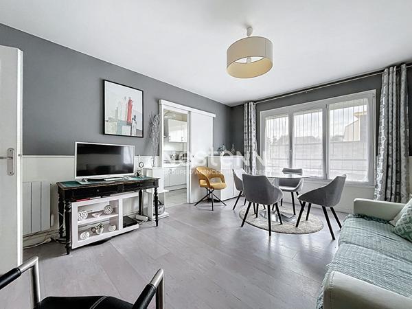 A vendre - Appartement T2 de 43 m² avec place de stationnement "Angers Gare/Frémur-Eblé"