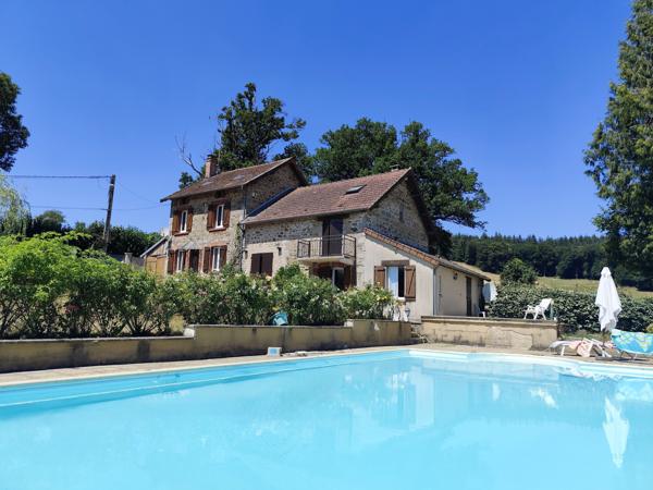 Maison
         7 pièces
        - 186 m² 204 250 € *