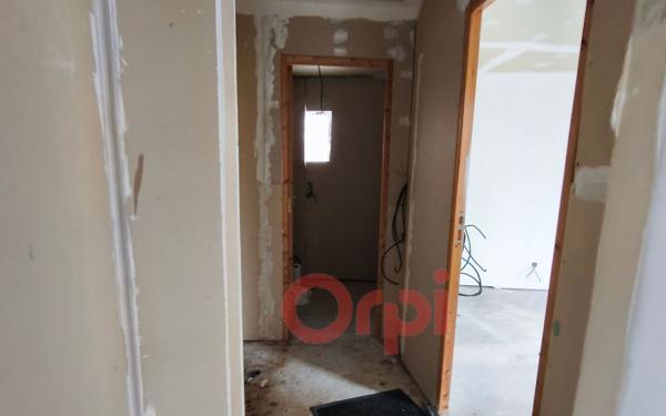 Maison à vendre    3 pièces •  Estrées-Mons