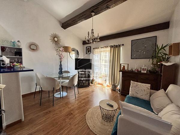 FREJUS  A vendre Charmant Studio en Dernier Étage au Coeur du Centre Ville