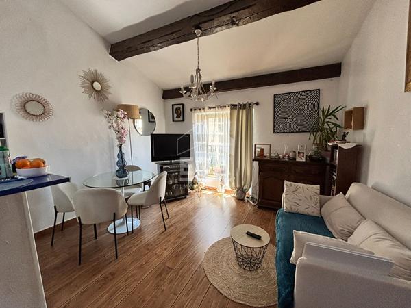 FREJUS  A vendre Charmant Studio en Dernier Étage au Coeur du Centre Ville