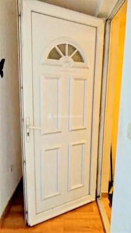 Vente                                                      Appartement
                        
                     3 pièces                      75 m2                     à Mazamet