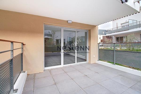 Appartement neuf T3 avec terrasse et place de parking privative