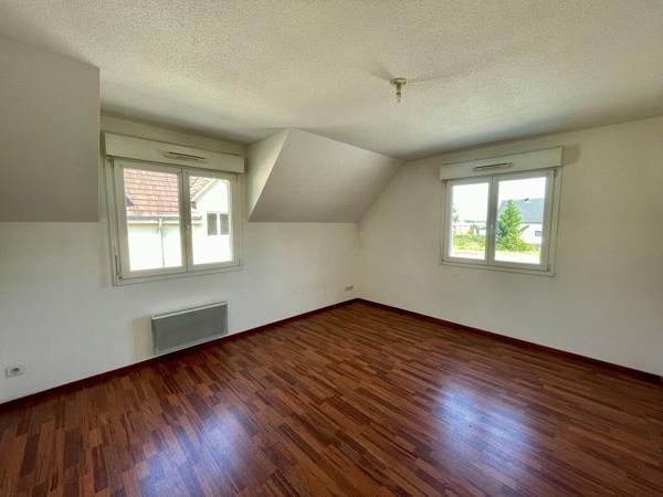 Duplex récent avec jardin, 5 chambres et garage