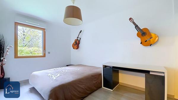 Appartement T3 72.45 Rez de jardin Garage double Parking Cave Gex 01170