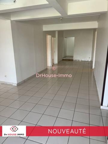 Appartement à louer 3 pièces de 85 m²