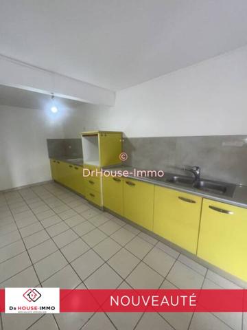 Appartement à louer 3 pièces de 85 m²
