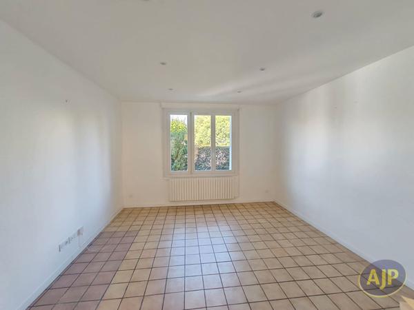 Maison à louer Saint Brevin Les Pins : 3 pièces, 84m² avec 2 chambre(s) à 1 154€ - AJP Immobilier Saint-Brévin