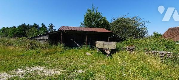 Fermette à rénover avec dépendances sur 3400 m²