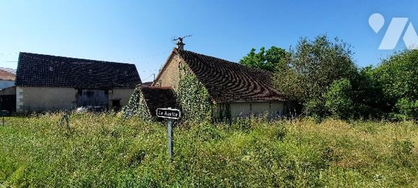 Fermette à rénover avec dépendances sur 3400 m²