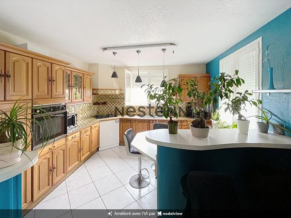 À vendre à Noyal-Muzillac - Maison néo-bretonne avec beau potentiel sur plus de 2 000 m² de terrain