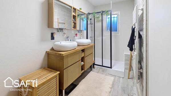 PISCINE, CALME, ENTIEREMENT RENOVEE