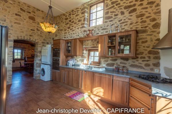 Dpt Mayenne (53), à vendre à Saint Georges de Buttavent maison 3 chambres sur terrain de 1360 m2