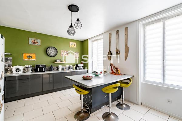 Maison grands volumes, proche de toutes commodités