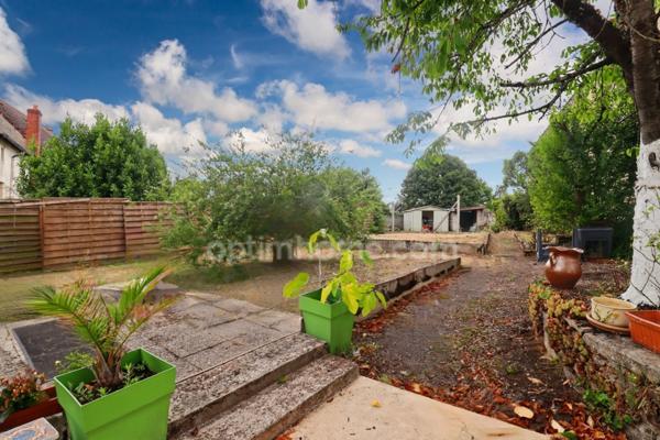 Maison Individuelle de Centre Bourg - 5 pièces - 4 chambres - Terrain de 505 m² - MAGNAC LAVAL (87)