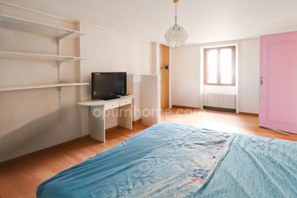 Maison Individuelle de Centre Bourg - 5 pièces - 4 chambres - Terrain de 505 m² - MAGNAC LAVAL (87)