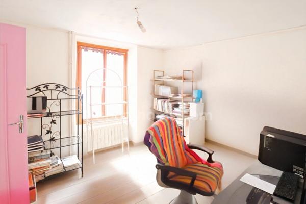 Maison Individuelle de Centre Bourg - 5 pièces - 4 chambres - Terrain de 505 m² - MAGNAC LAVAL (87)