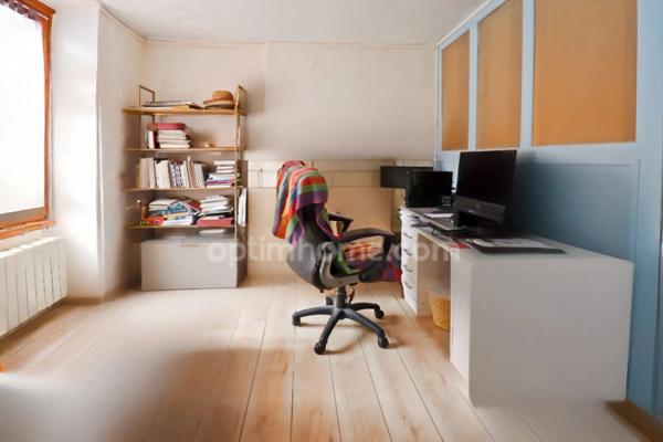 Maison Individuelle de Centre Bourg - 5 pièces - 4 chambres - Terrain de 505 m² - MAGNAC LAVAL (87)