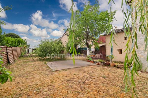 Maison Individuelle de Centre Bourg - 5 pièces - 4 chambres - Terrain de 505 m² - MAGNAC LAVAL (87)