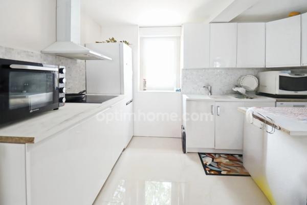 Maison Individuelle de Centre Bourg - 5 pièces - 4 chambres - Terrain de 505 m² - MAGNAC LAVAL (87)