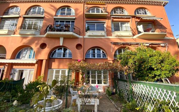 Appartement à vendre    3 pièces • 84 m2 Grasse