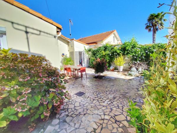 Maison avec deux logements à vendre à Royan