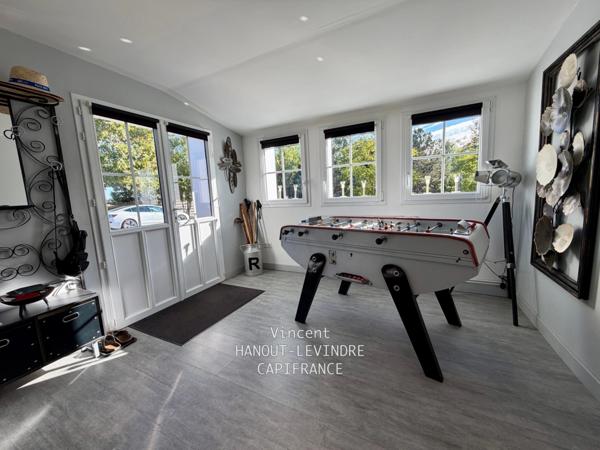 LONGÈRE RÉNOVÉE DE 145 M² AVEC PISCINE ET DÉPENDANCES – TERRAIN DE 1 290 M²RIVES DU LOIR EN ANJOU (49)