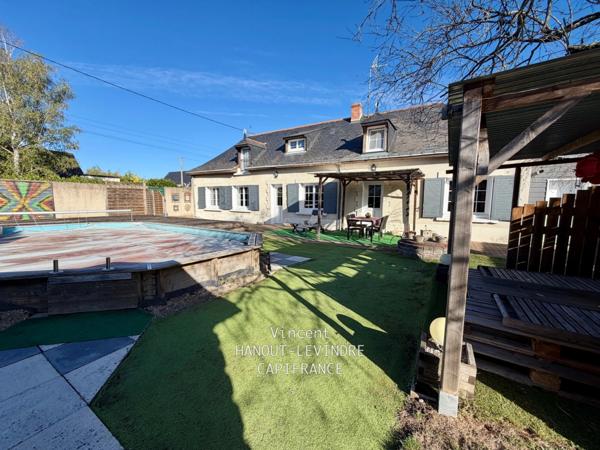 LONGÈRE RÉNOVÉE DE 145 M² AVEC PISCINE ET DÉPENDANCES – TERRAIN DE 1 290 M²RIVES DU LOIR EN ANJOU (49)