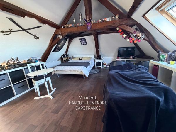 LONGÈRE RÉNOVÉE DE 145 M² AVEC PISCINE ET DÉPENDANCES – TERRAIN DE 1 290 M²RIVES DU LOIR EN ANJOU (49)