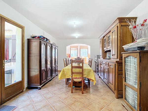 A vendre secteur Chutes Lavie 13004 Marseille Maison 5 pièces avec cour de 90 m2