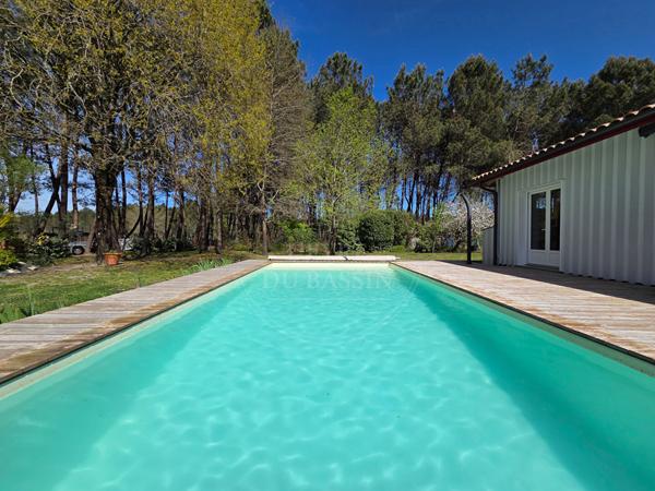 Maison Mios 120 m2 sur plus de 4500 m² de parcelle