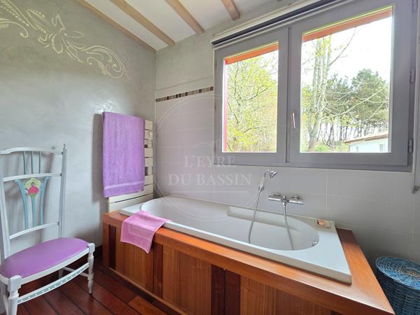Maison Mios 120 m2 sur plus de 4500 m² de parcelle