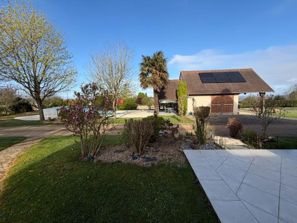 MAISON 5 CHAMBRES - 160m² hab. - PISCINE - DEPENDANCES - TERRAIN + 1,2HA