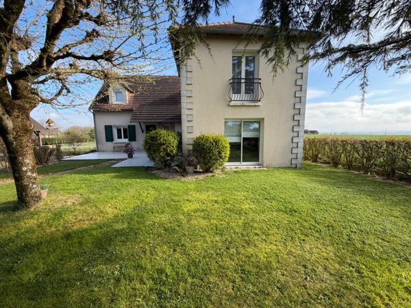 MAISON 5 CHAMBRES - 160m² hab. - PISCINE - DEPENDANCES - TERRAIN + 1,2HA
