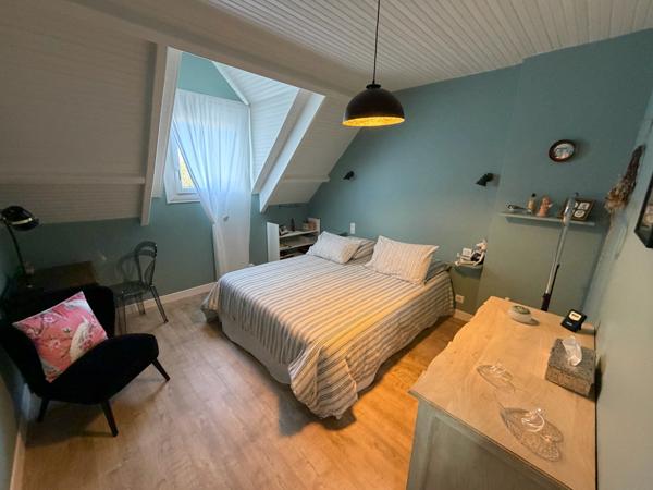 MAISON 5 CHAMBRES - 160m² hab. - PISCINE - DEPENDANCES - TERRAIN + 1,2HA