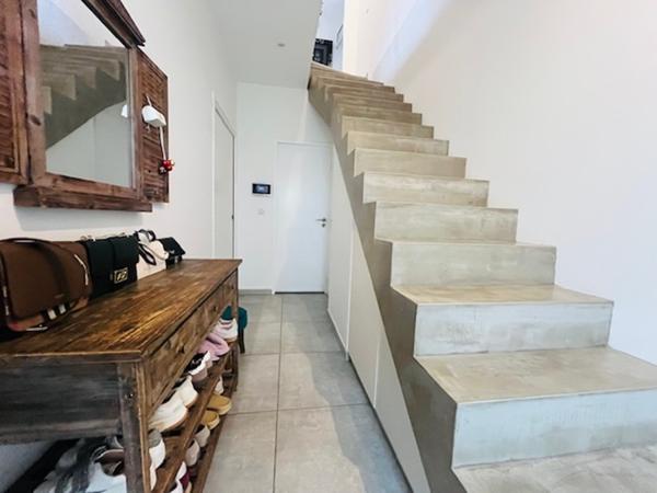 Magnifique maison de 120 m² en R+1 avec piscine au fond d'une impasse calme