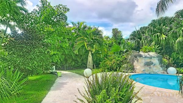 Villa d’exception et son bungalow, piscine et jardin tropical STE MARTHE SAINT FRANCOIS (971)