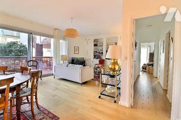 Paris 7e - Rue Masseran - 3 pièces de 89,06 m² avec deux balcons et cave